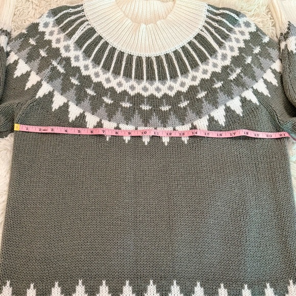 Oversized Sweater - Picture 4 of 5